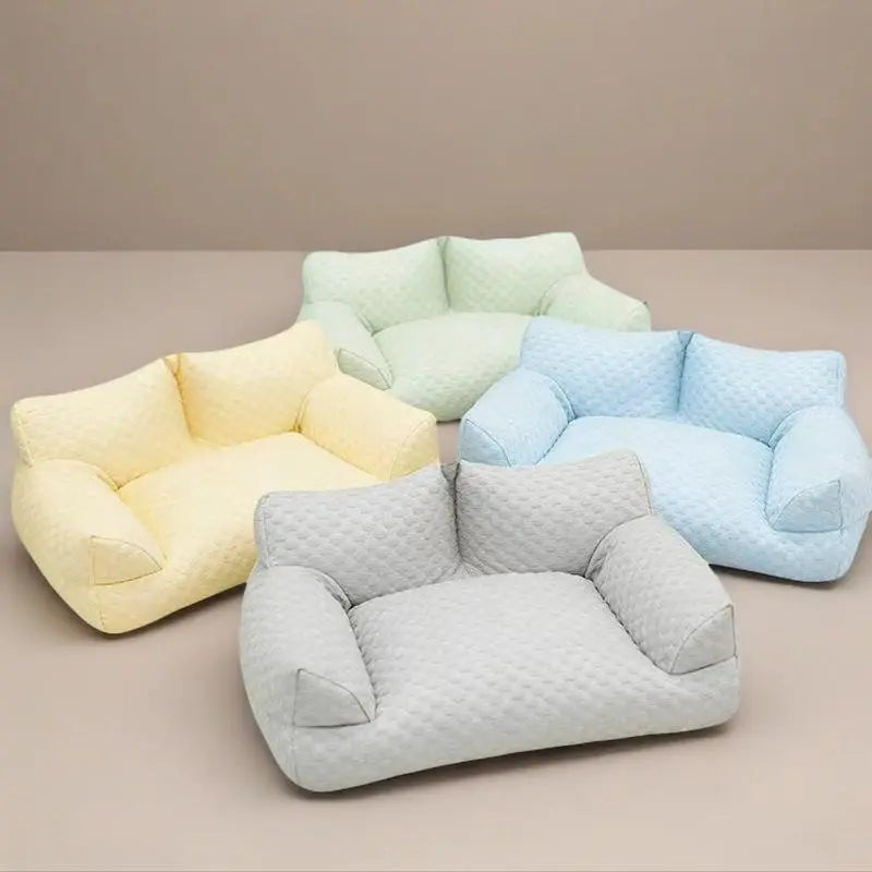 Cooling Ice Bead Pet Sofa, Featuring 22℃ Cooling Fabric with Massage Bumps, Wear‑Resistant & Breathable, It Serves as a Cool Resting Spot for Small‑To‑Medium Dogs and Cats.